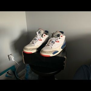 Size 10 Jordan’s True blue lows